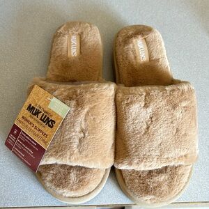 The Original Muk Luks Women’s Plush Platform Slippers in Irish Cream, Medium 7-8